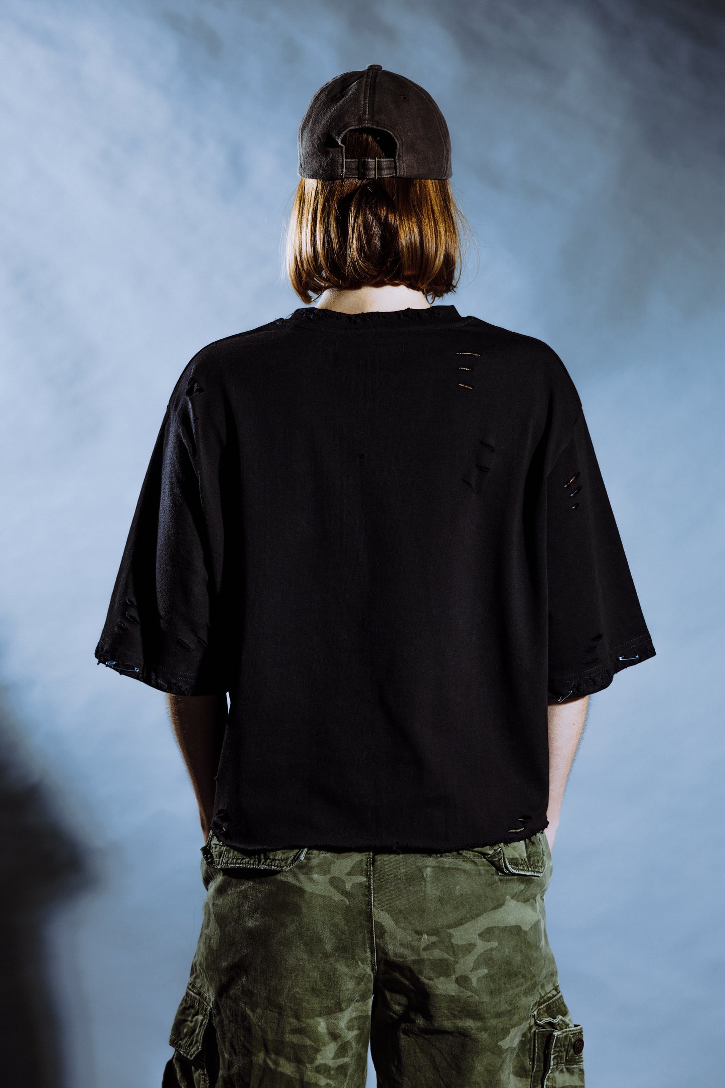 DISTRESSED TEE